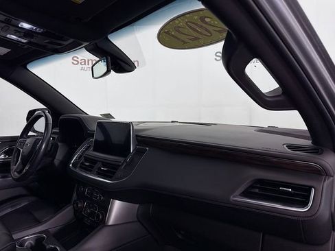Used 2021 Chevrolet Suburban Z71 w/ Luxury Package image 34