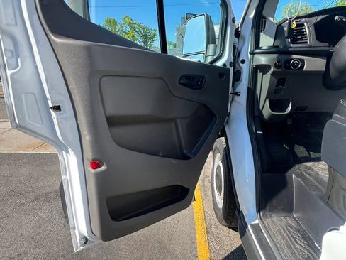 Used 2021 Ford Transit 250 Low Roof RWD image 10