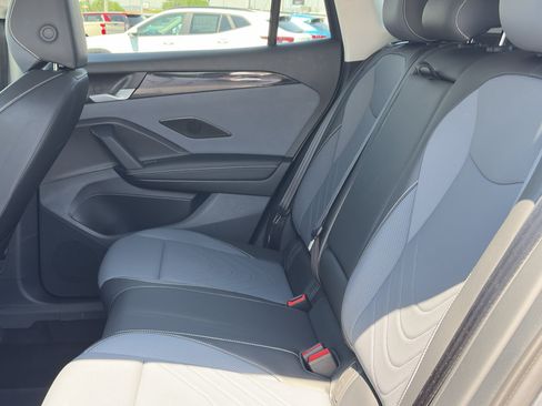 Used 2026 Volkswagen Tiguan SE AWD/4WD image 23