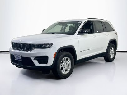 Used 2023 Jeep Grand Cherokee Laredo