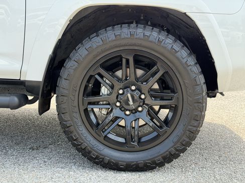Used 2023 Toyota 4Runner TRD Off-Road Premium w/ Moonroof Package AWD/4WD image 13
