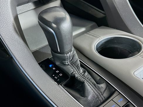 Used 2021 Toyota Avalon XLE image 24