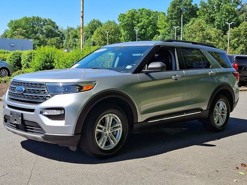 Certified 2023 Ford Explorer XLT w/ Equipment Group 202A AWD/4WD image 5