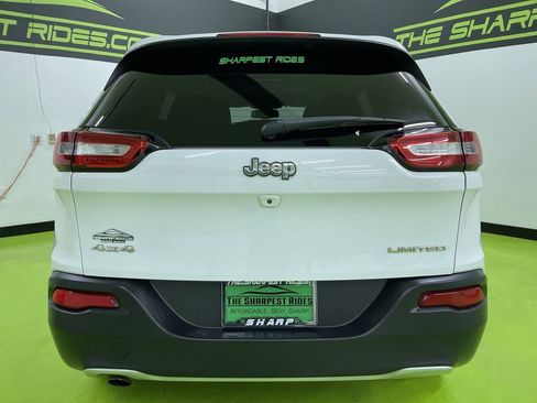 Used 2017 Jeep Cherokee Limited image 8