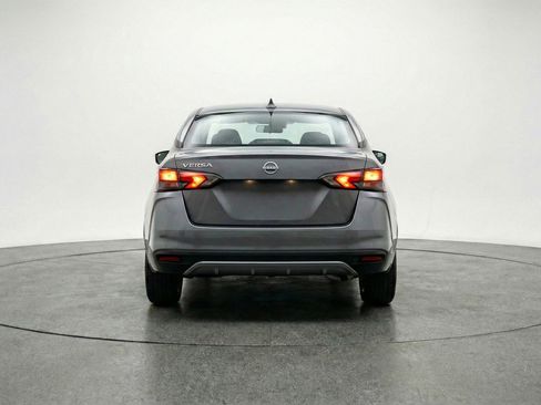 Used 2025 Nissan Versa SV FWD image 7