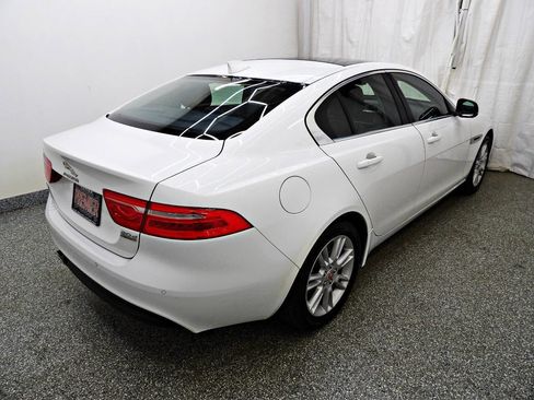 Used 2019 Jaguar XE Premium image 6