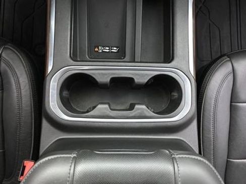 Used 2020 Chevrolet Silverado 1500 High Country AWD/4WD image 32