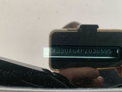 Used 2023 Mitsubishi Outlander SE image 22