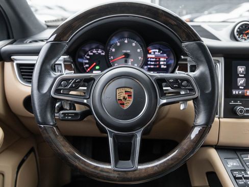 Certified 2018 Porsche Macan S image 13