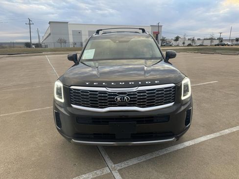 Used 2020 Kia Telluride S image 2