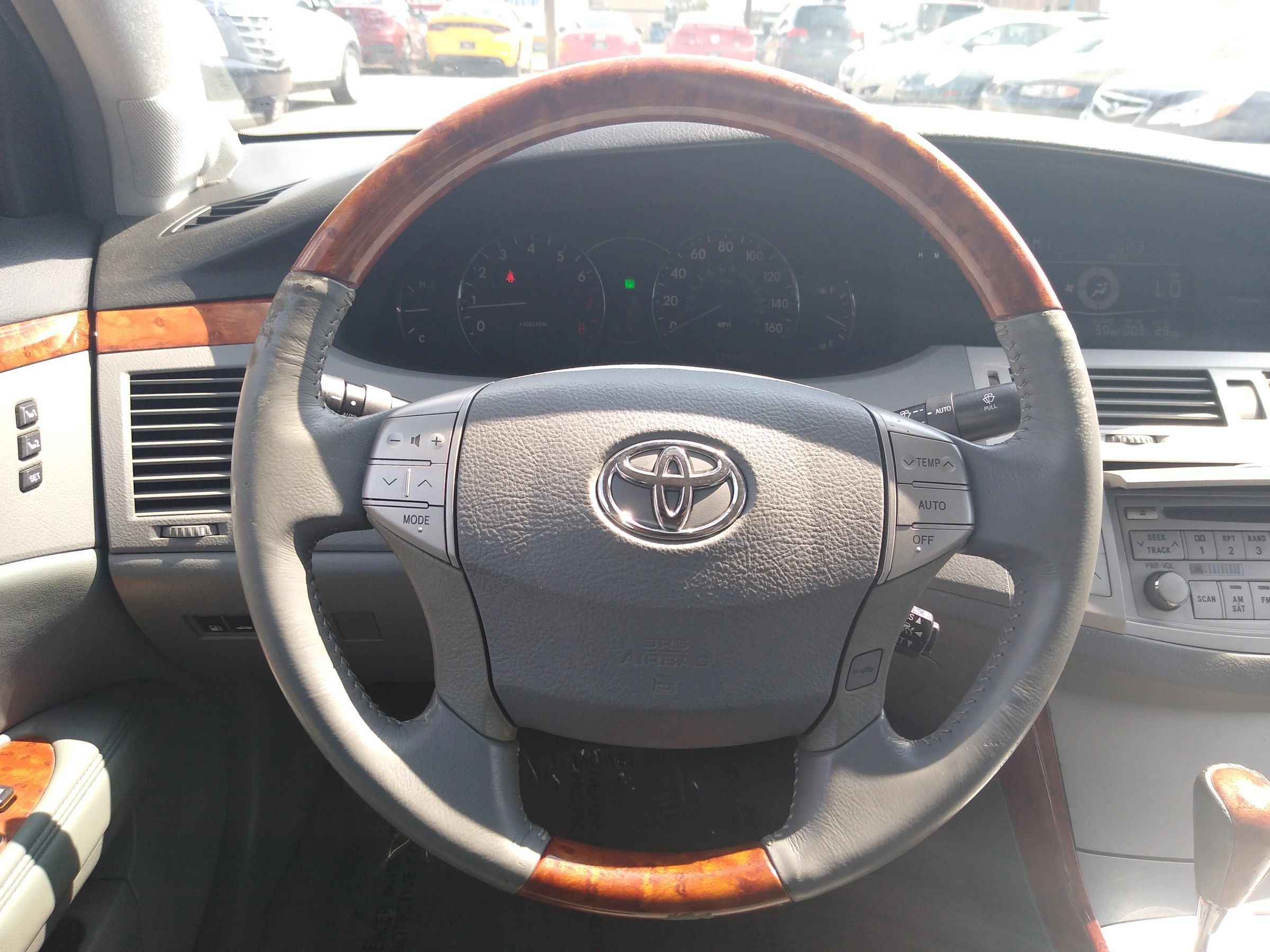Used 2006 Toyota Avalon Limited FWD image 16