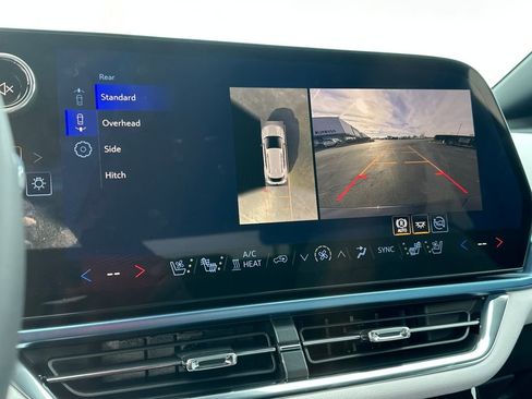 New 2026 Chevrolet Equinox EV LT w/ Convenience Package II image 24