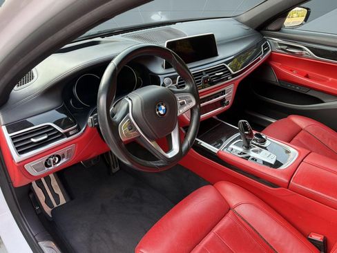 Used 2019 BMW 740i w/ Executive Package RWD image 4