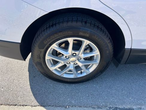 Used 2022 Chevrolet Equinox LT AWD/4WD image 11