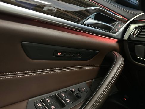 Used 2018 BMW M550i xDrive image 54