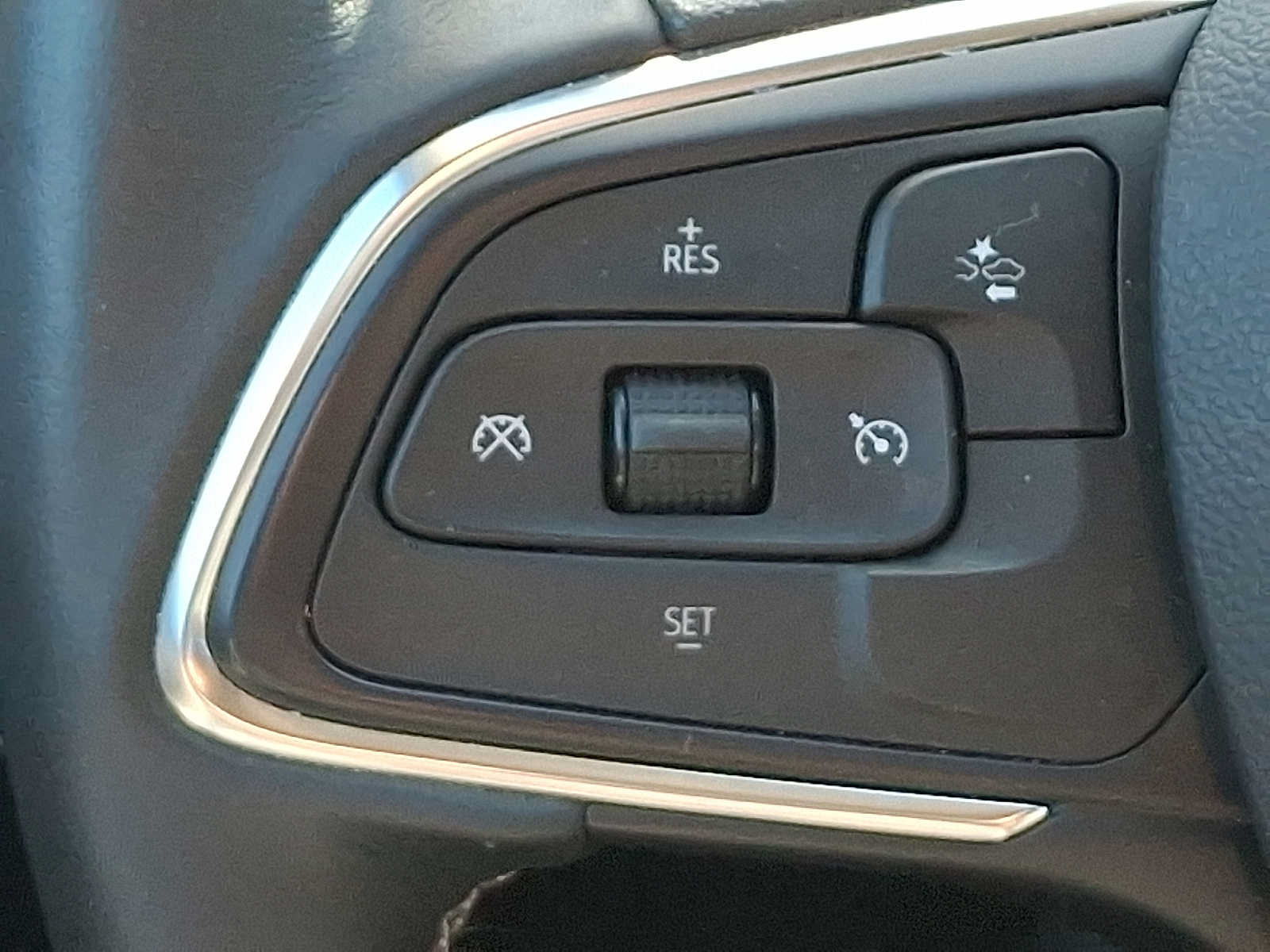 Used 2023 Buick Encore GX Preferred w/ Cold Weather Comfort Package AWD/4WD image 22