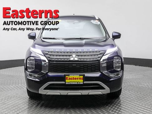 Used 2023 Mitsubishi Outlander SEL image 2