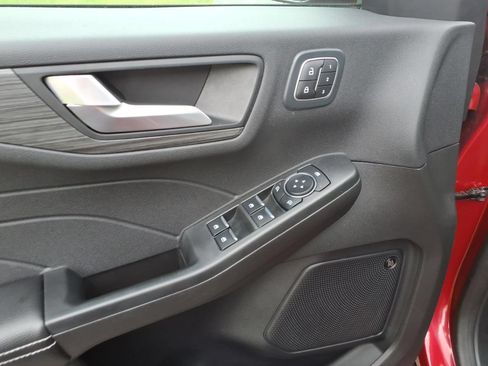 Used 2023 Ford Escape Platinum w/ Premium Technology Package AWD/4WD image 15