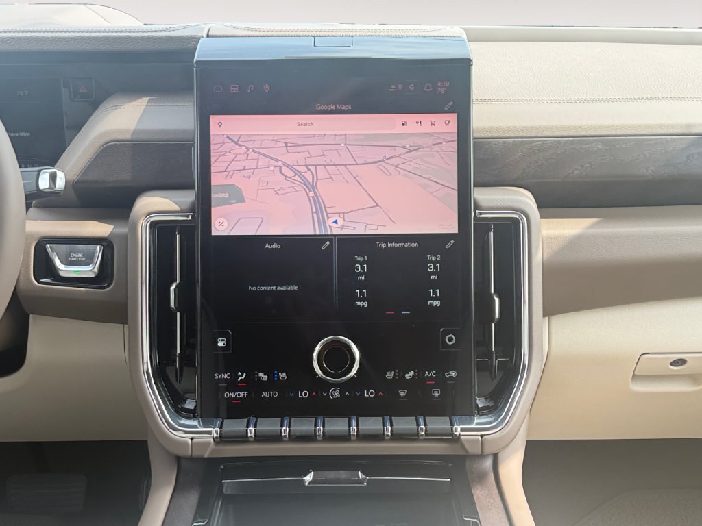 New 2026 GMC Yukon Denali w/ Denali Reserve Package AWD/4WD image 11