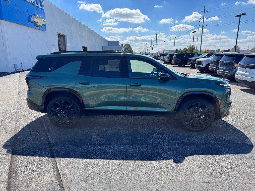New 2027 Chevrolet Traverse RS w/ LPO, Floor Liner Package AWD/4WD image 8