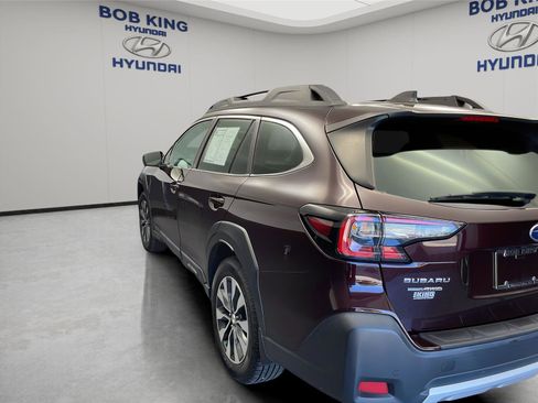 Used 2023 Subaru Outback Limited AWD/4WD image 3