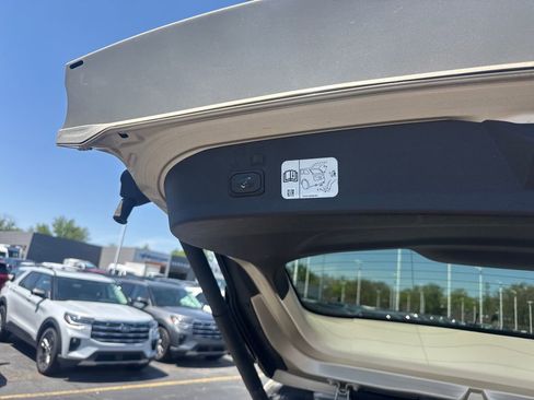 Used 2017 Ford Escape Titanium FWD image 13