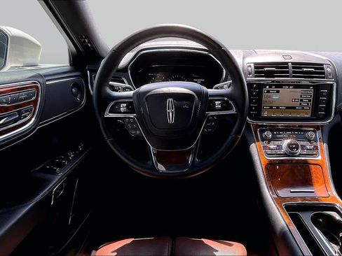 Used 2018 Lincoln Continental Reserve FWD image 6