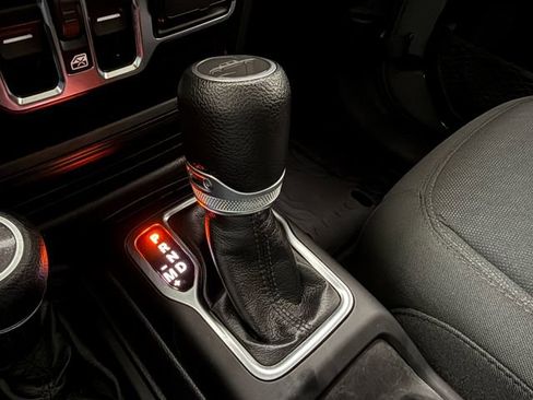 Used 2021 Jeep Gladiator Sport AWD/4WD image 23