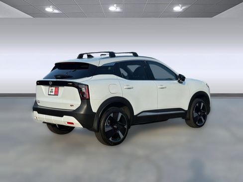 Used 2026 Nissan Kicks SR FWD image 12