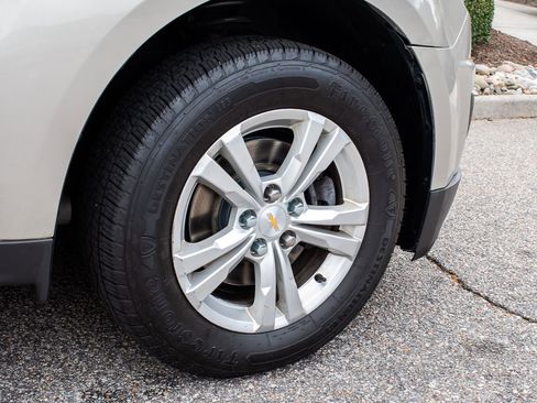 Used 2015 Chevrolet Equinox LT w/ Driver Convenience Package image 8