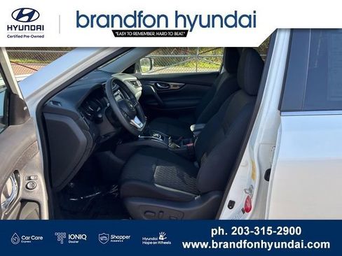 Used 2017 Nissan Rogue SV w/ Sun & Sound Touring Package AWD/4WD image 21