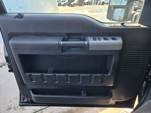 Used 2015 Ford F350 Lariat w/ Chrome Package image 21