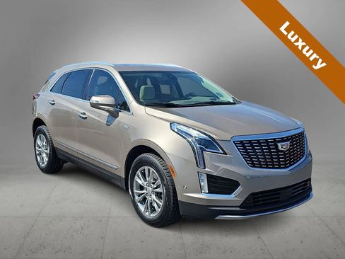 Used 2022 Cadillac XT5 Premium Luxury w/ Technology Package image 2