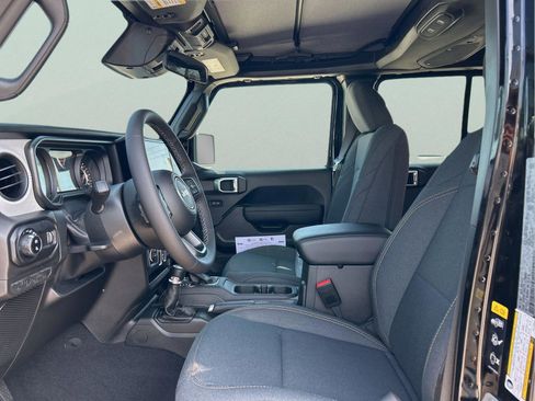 New 2026 Jeep Gladiator Sport AWD/4WD image 9