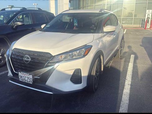 Used 2024 Nissan Kicks SV FWD image 1