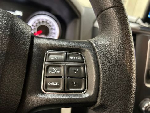 Used 2017 RAM 1500 Express AWD/4WD image 22