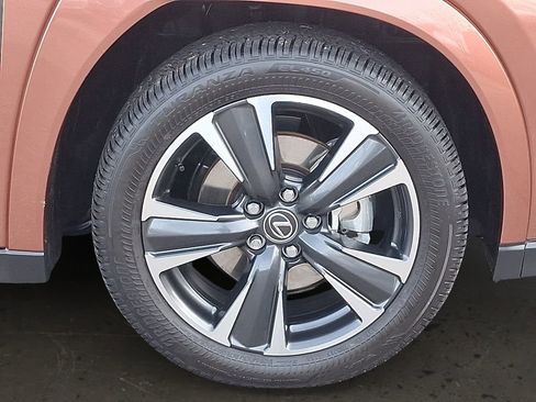 Used 2025 Lexus UX 300h AWD image 9