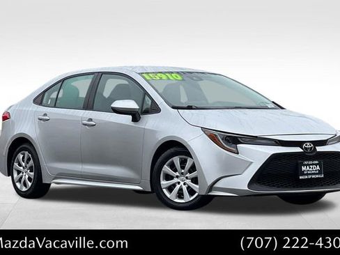 Used 2021 Toyota Corolla LE image 1