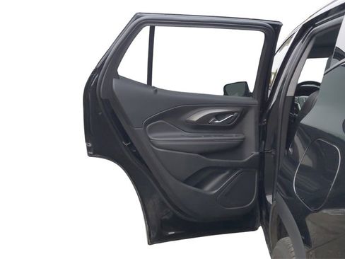 Used 2024 GMC Terrain SLT image 29