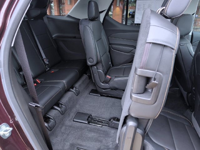 Used 2018 Chevrolet Traverse LT w/ LPO, Floor Liner Package FWD image 31