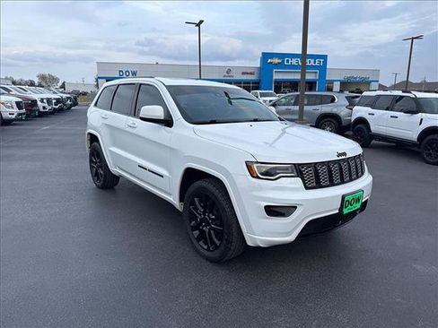 Used 2021 Jeep Grand Cherokee Laredo X image 4