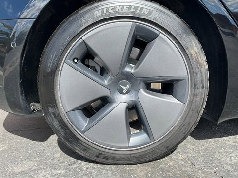 Used 2021 Tesla Model 3 Long Range AWD/4WD image 36