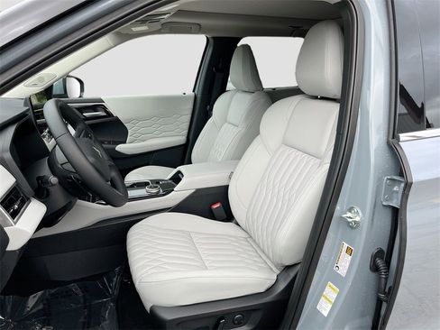 New 2025 Mitsubishi Outlander SEL image 22