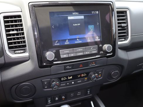 Used 2023 Nissan Frontier SV w/ SV Premium Package RWD image 8