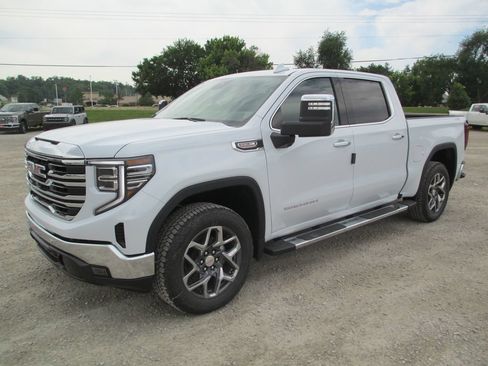 New 2026 GMC Sierra 1500 SLT w/ SLT Premium Plus Package AWD/4WD image 12