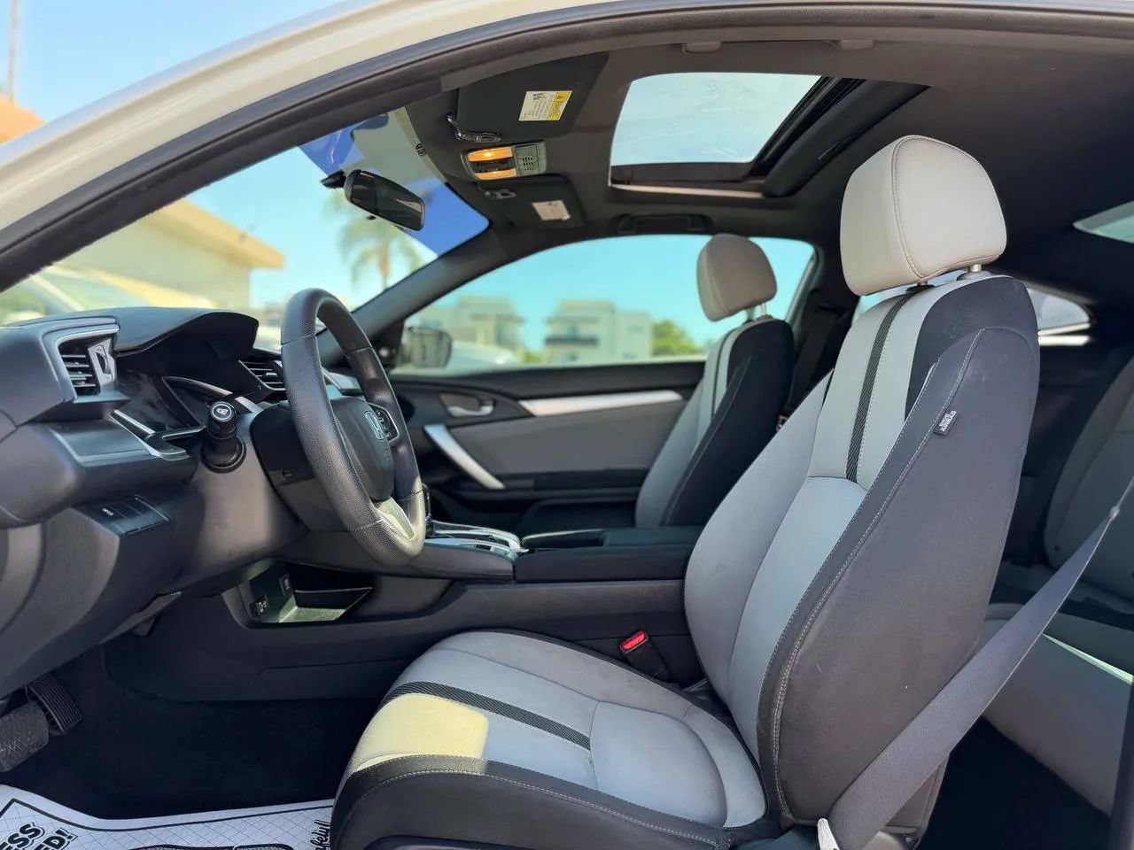 Used 2017 Honda Civic EX-T image 23