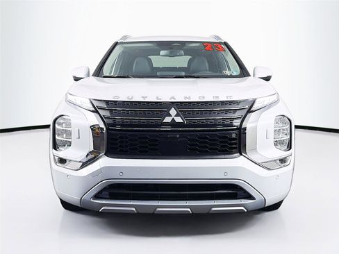 Used 2023 Mitsubishi Outlander SEL AWD/4WD image 2