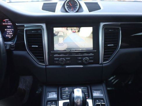 Used 2016 Porsche Macan S image 37