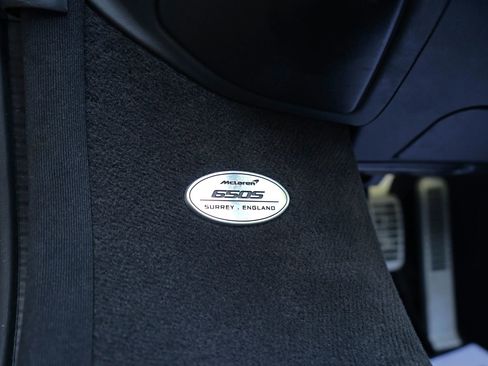 Used 2015 McLaren 650S Spider image 27