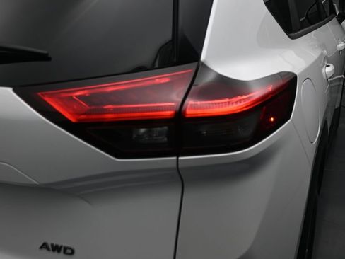 Certified 2026 Nissan Rogue SV AWD/4WD image 11